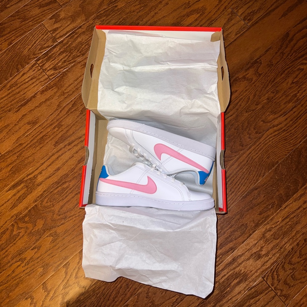 NWT Nike Court Royale (GS)